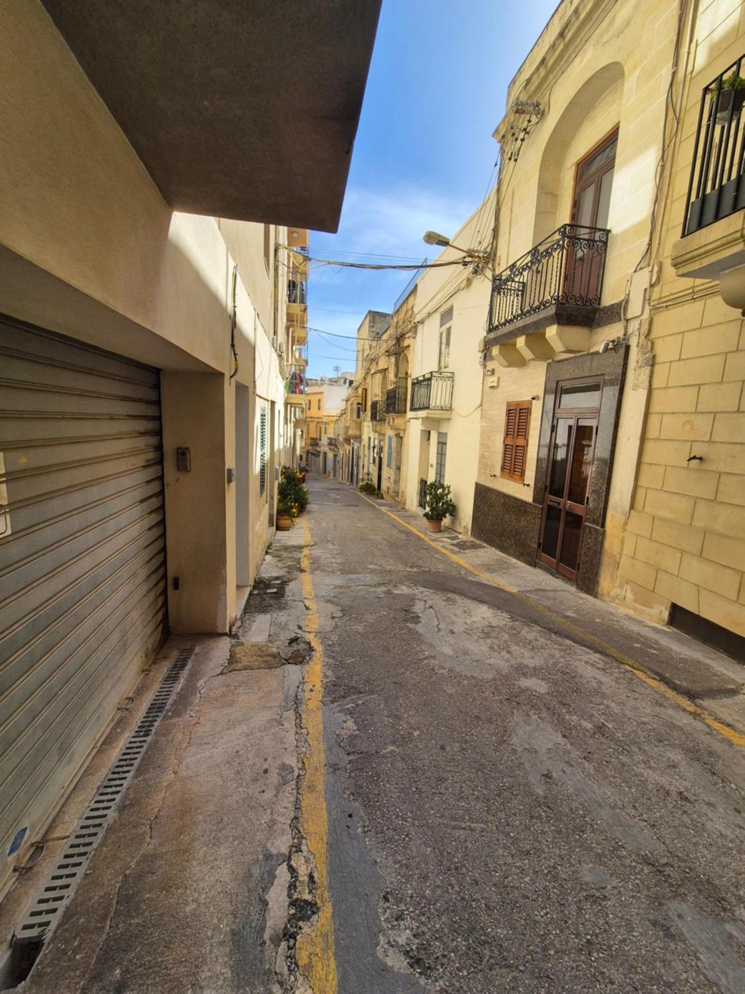 3br Family Near Valletta